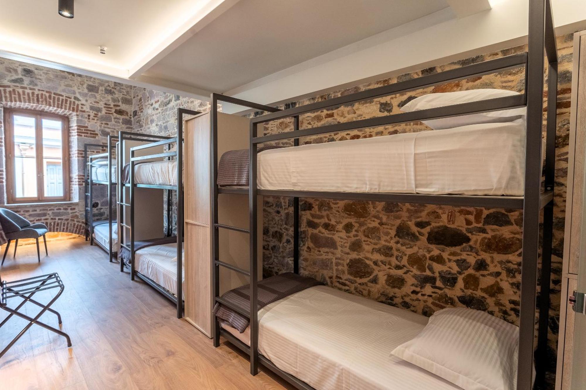 Issa Lesvos Hostel Mytilíni Exterior foto